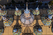 Luftaufnahme vom Dach der Basilika Unserer Lieben Frau von der Säule, Zaragoza, Spanien