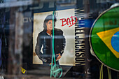 Michael Jacksons Album Bad in einem Schaufenster