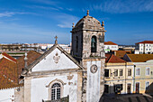 Luftaufnahme der Barmherzigkeitskirche von Peniche (Igreja da Misericordia)