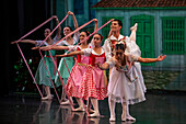 La fille mal gardée is a comic ballet presented in two acts, inspired by the 1765 painting by Pierre Antoine Baudouin. Performed by the Cultural Association of the Metropolitan Ballet of Medellin