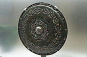 Der Schild eines Gladiators in der Vesuvian Life Gallery, Archäologisches Nationalmuseum Neapel, Neapel, Italien. Aus der Gladiatorenkaserne in Pompeji, ca. 1. Jahrhundert n. Chr.