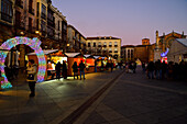 Christmas market in Saint Teresa of Jesus Square, in the city of Ávila.