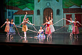 La fille mal gardée is a comic ballet presented in two acts, inspired by the 1765 painting by Pierre Antoine Baudouin. Performed by the Cultural Association of the Metropolitan Ballet of Medellin