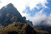 El Salado Lagoon is located in the municipality of Chitagá, one of the municipalities that are part of the biogeographic complex of the Paramo del Almorzadero