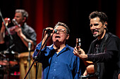 Inti-Illimani und Quilapayún sind zwei der repräsentativsten Gruppen der Nueva Canción Chilena, einer Musikbewegung, die in den 1960er Jahren entstand und sich durch eine starke folkloristische Identität und ein tiefes soziales und politisches Engagement auszeichnet, Medellin, Kolumbien