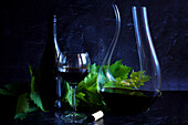 Concept for decanting red wine with a swan-style decanter suitable for strong wines such as the Shiraz-Cabernet pictured.