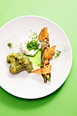 Crunchy cauliflower with aubergine and chive cream cheese