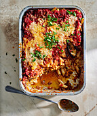 Sizilianischer Auberginen-Nudelauflauf mit Kalb und Schwein