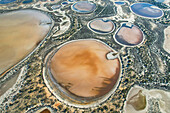 Luftaufnahme der abstrakten Muster von Salzseen im Damboring Nature Reserve, Perth Wheatbelt Region, Australien