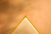 Luftaufnahme des Bumbunga-Sees im Detail, Ansicht des trockengelegten Ufers mit Sand in der Nähe der Stadt Lochiel, South Australia, Australien
