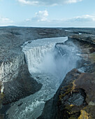 Luftaufnahme des Dettifoss-Wasserfalls in der Region Nordost, Island.