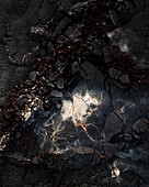 Luftaufnahme der getrockneten Lava des Vulkans Geldingadalir, Grindavík, Region Südliche Halbinsel, Island.