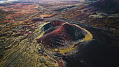 Luftaufnahme einer Drohne von Lavafelsen auf der Halbinsel Snaefellsnes, Westisland.