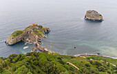 Luftaufnahme des Drachensteins aus Game of Thrones, Gaztelugatxe, Spanien.
