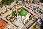 Luftaufnahme der Hospitalfestung, der Al-Jazzar-Moschee und der übrigen Altstadt, Altstadt von Akko, Israel.