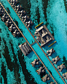 Malè, Malediven - 11. März 2023: Luftaufnahme des Villa Nautica Luxusresorts mit Bungalow am Barriereriff.