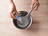 Mix the ground gelatine with water according to the pack instructions