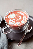 Alba Pink-Cappuccino mit Latte-Art
