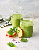 Green power smoothie with apple and ginger