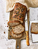 Keto yoghurt bread with seeds