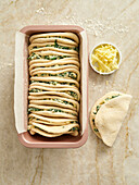 Prepare spinach and cheese pull-apart bread