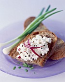 Cottage cheese and chives on bread