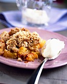 Peach crumble