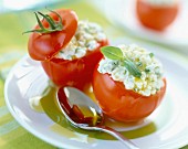 Gefüllte Tomaten mit Feta und Kräutern