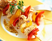 Chicken and pepper kebabs with mustard