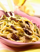 Fettucine with green asparagus and morels