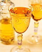 Orange wine (topic : drinking fruits)