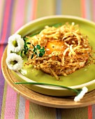 Fried and grated potato nest