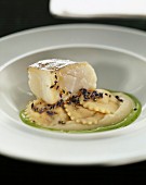 Salt cod with apple mousse, raviolis and parsley aïoli