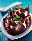 figs with raspberries