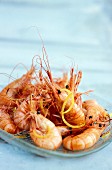 Prawns fried in oil with lemons