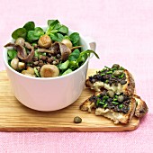 Lentil salad with mushrooms and lamb's lettuce