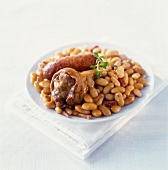 Cassoulet (Bohneneintopf mit Pökelfleisch, Speck und Würstchen), Laguedoc, Frankreich