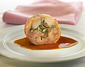 Rabbit stuffed with lettuce and pine nuts