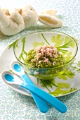 "Baby's mashed green vegetables with minced ham and ""Vache qui rit"""