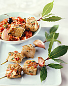 Tuna kebabs marinated with shallots