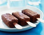 Milk chocolate ice cream lollipops
