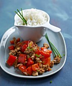 Braised minced veal and red peppers with white rice