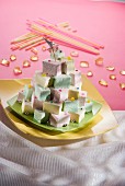 Pyramide aus Marshmallow-Würfeln