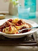 Spaghettis with meatballs and tomato sauce