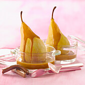 Baked pears with carambar sauce