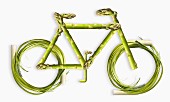 Fahrrad aus grünem Spargel und Lauch