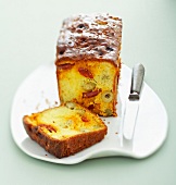 Chorizo-olive savoury loaf cake