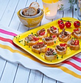 Chicken and tomato canapés