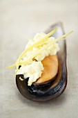 Mussel with butter and ginger