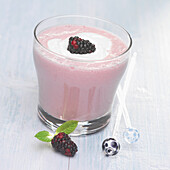 Blackberry and grape yoghurt smoothie